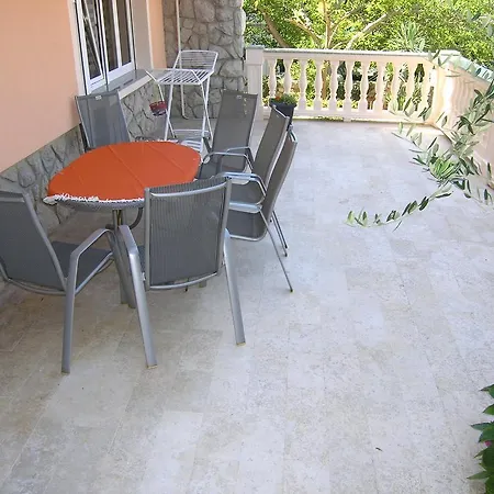Apartment Julija *
